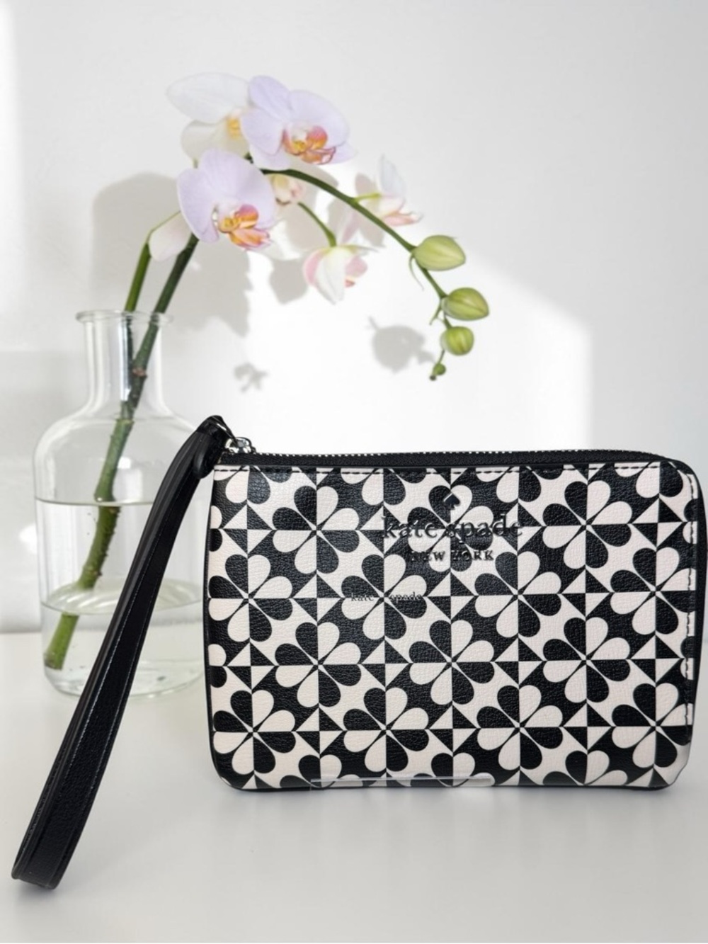 Kate Spade ♠️ Hollie Spade Clover Geo Small L-Zip Wristlet Black White NWT